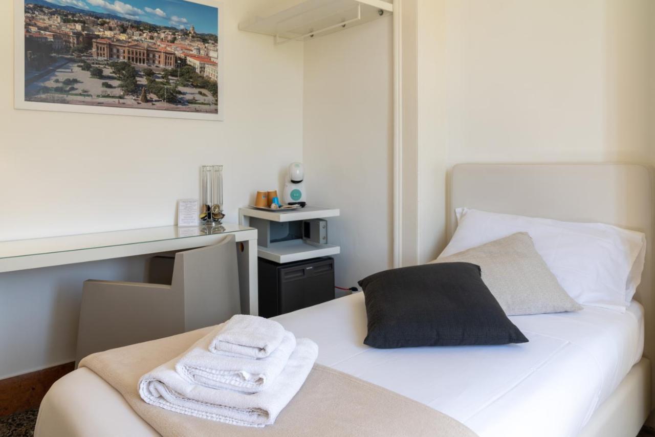 Hotel Le Stanze Di Piazza Cairoli à Messine Extérieur photo