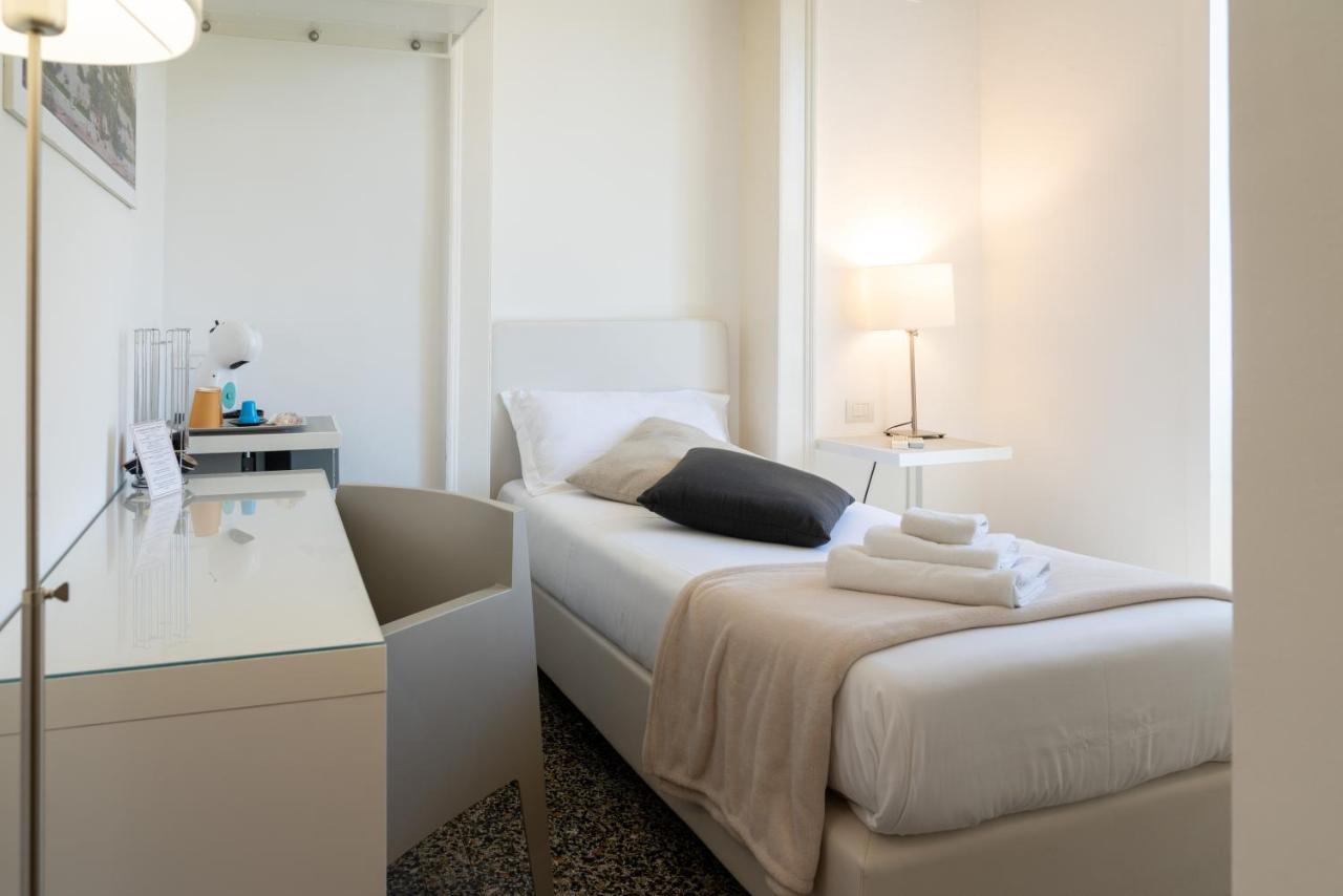 Hotel Le Stanze Di Piazza Cairoli à Messine Extérieur photo