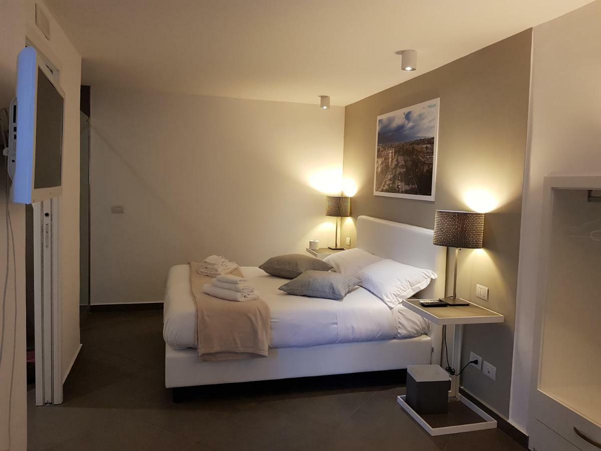 Hotel Le Stanze Di Piazza Cairoli à Messine Extérieur photo